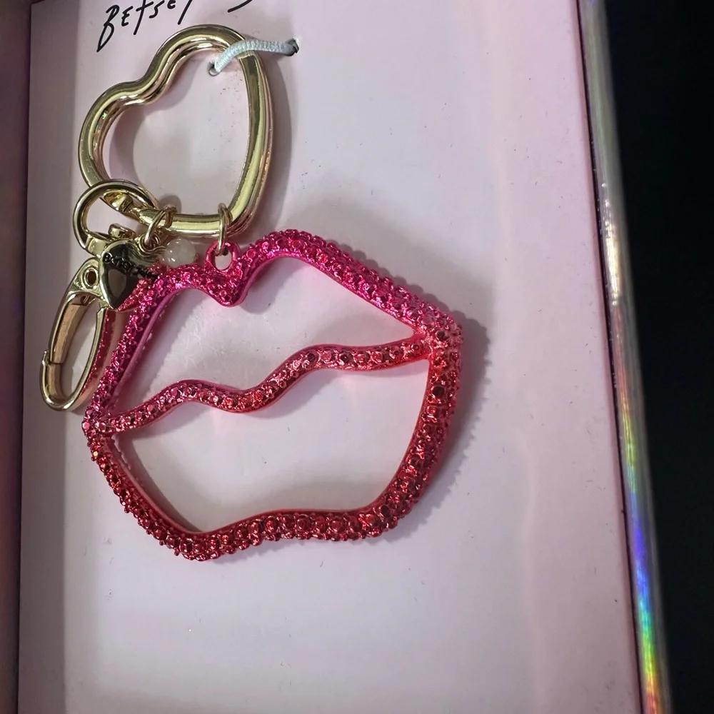 🆕Betsey Johnson LIPS Jewelry Charm/Keychain